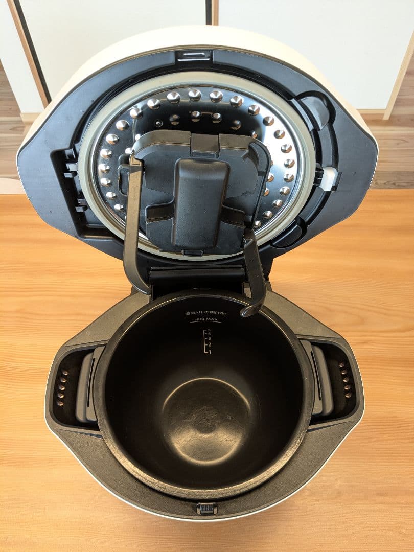 ヘルシオ　ホットクック2.4L　KN-HW24Ｈ　【2025年3月購入】