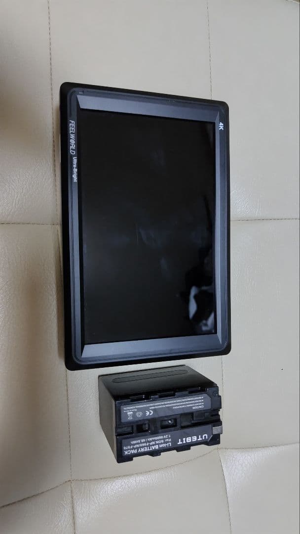 Feelworld FW279 7inフィールドモニターとバッテリーAC電源追加