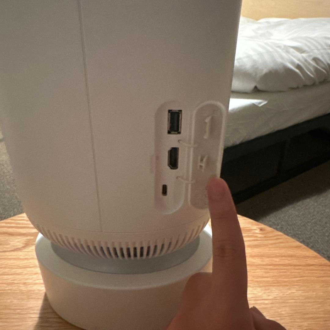 LG おしゃれ携帯プロジェクター