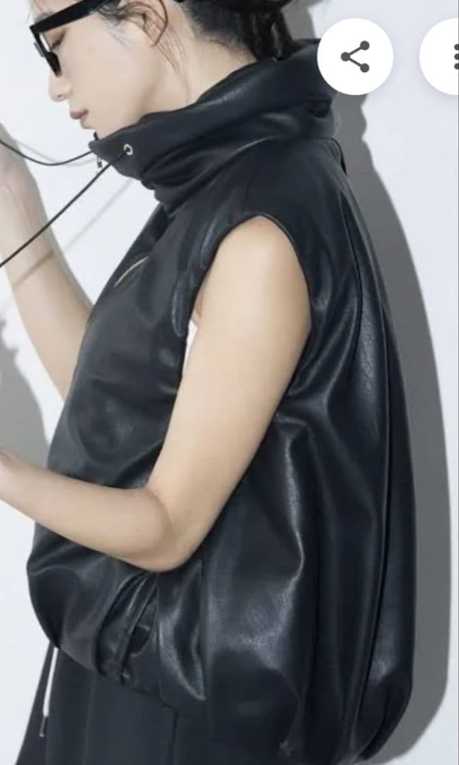 サンタくんさま専用　マルゴーヴィンテージレザーベスト 　シャンドゥラローズ