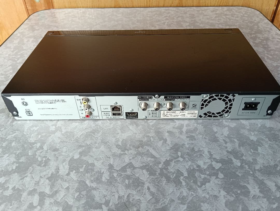 SHARP　2番組同時録画可能　シャープ ブルーレイレコーダー　BD-W570
