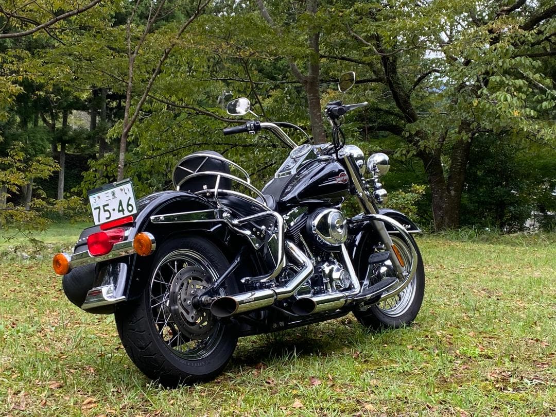 2004年製ヘリテイジFLSTC　純正フロントシート