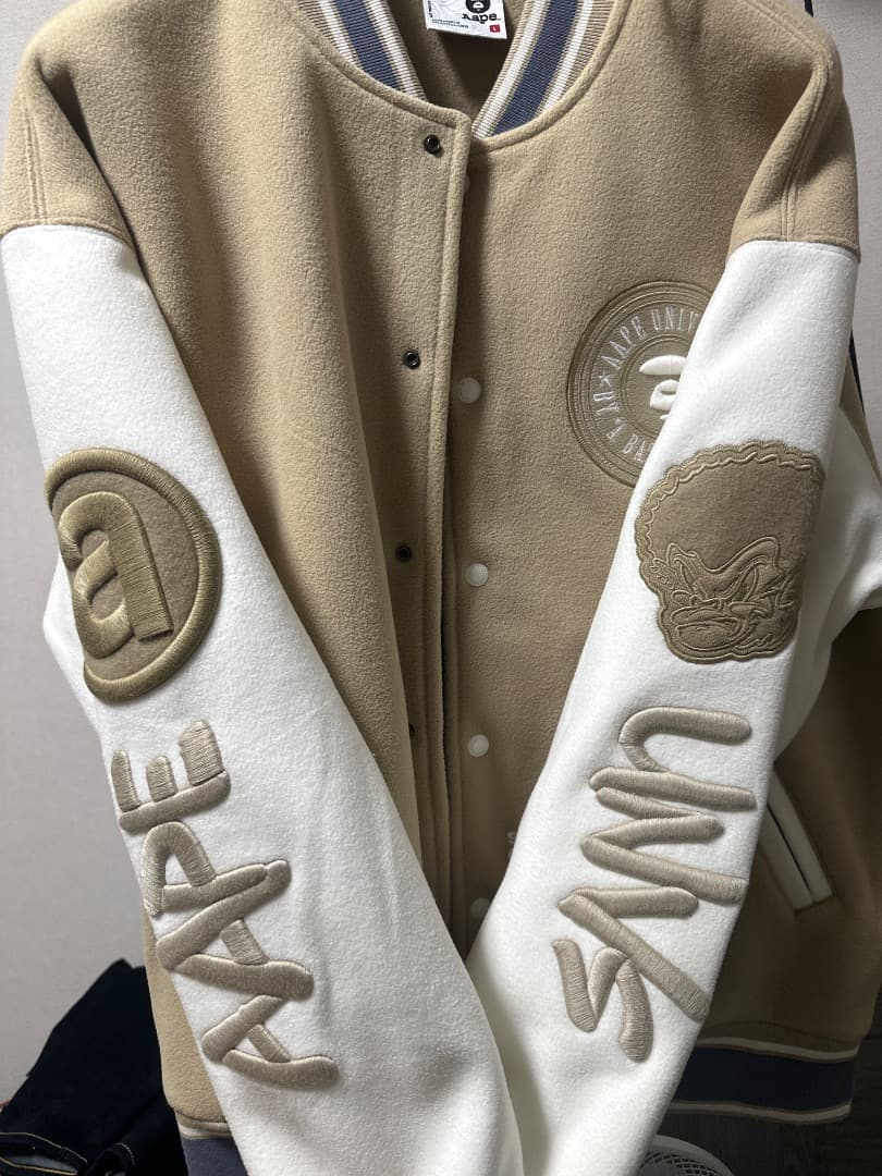 Aape スタジャン ベージュ/ホワイト APUNVA