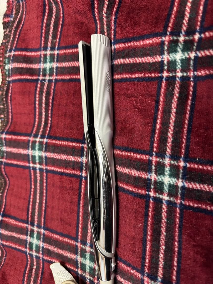 リファ　ストレートヘアアイロン ホワイト 140-220℃