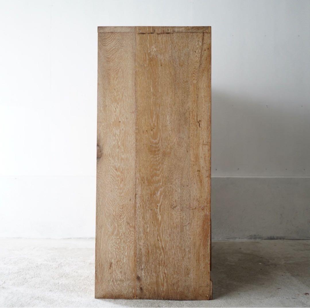 8杯の引き出しチェスト