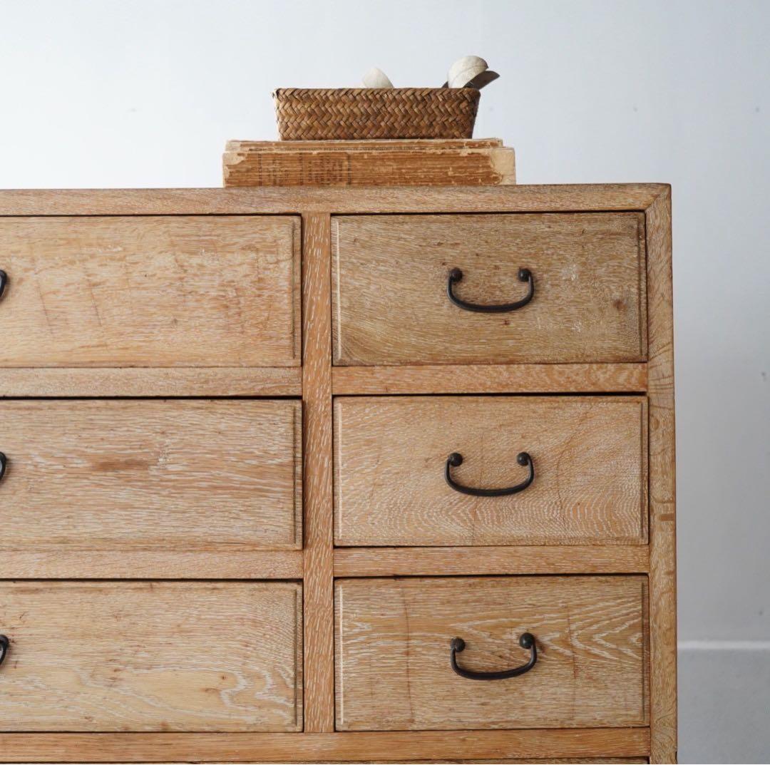 8杯の引き出しチェスト