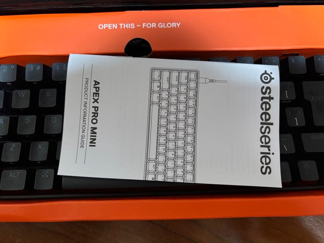 SteelSeries Apex Pro Mini キーボード本体