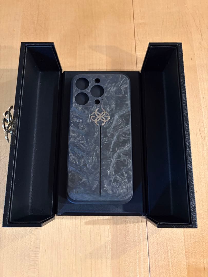 新品50％offゴールデンコンセプトiPhone16 PRO用カーボンケース