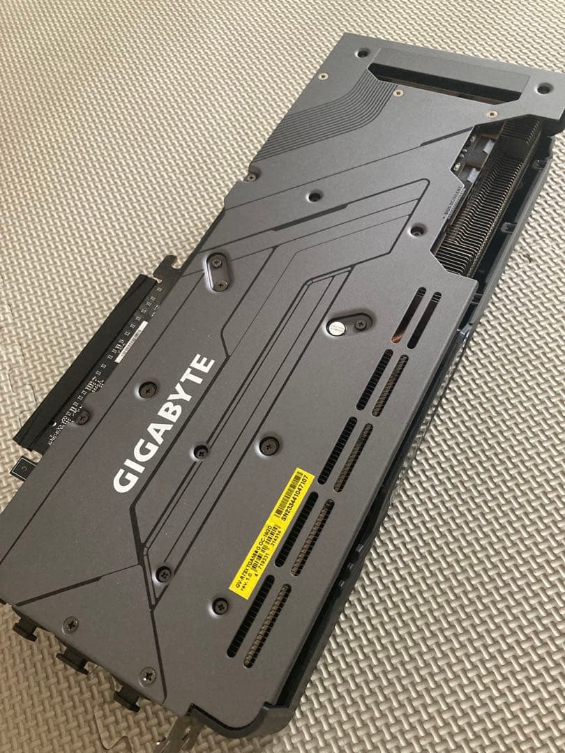 GIGABYTE AMD Radeon RX 7800 XT 本体