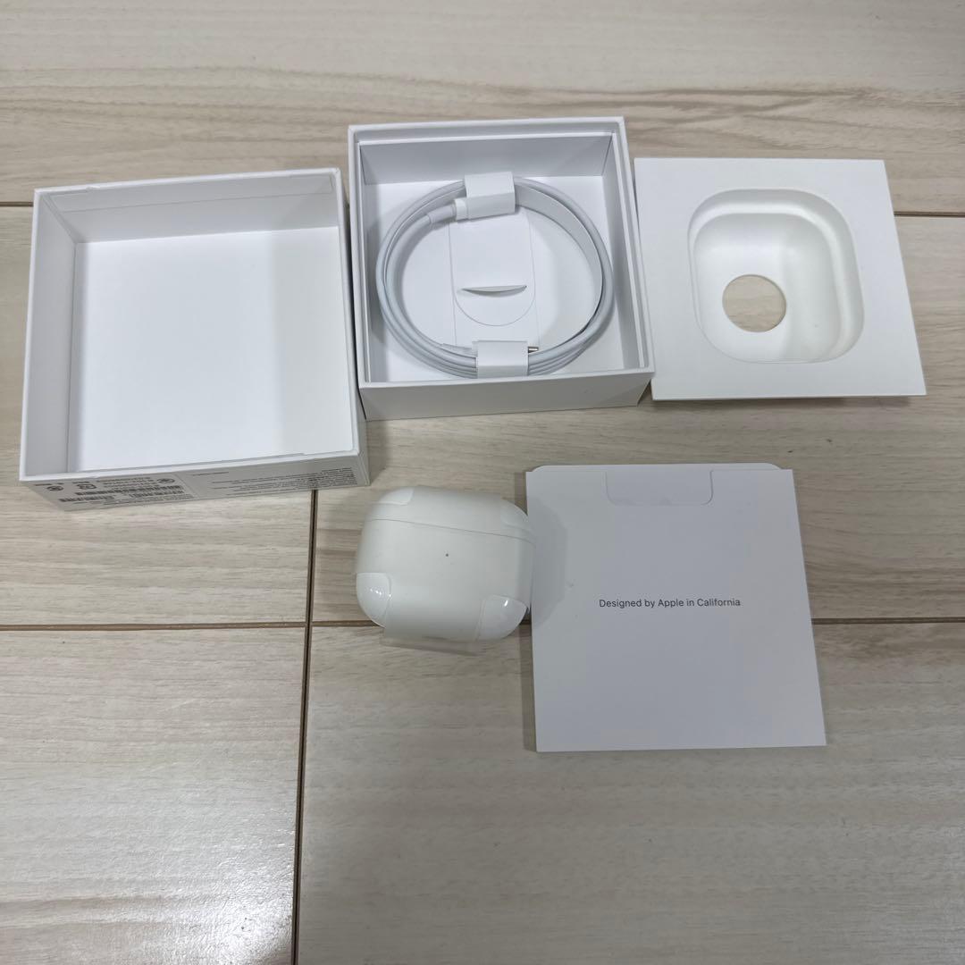 Apple AirPods 第3世代 充電ケース付き MPNY3J/A