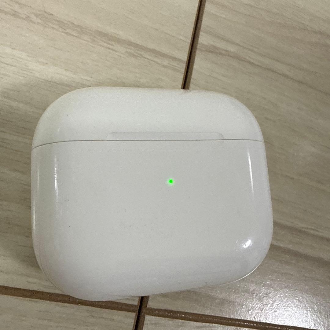 Apple AirPods 第3世代 充電ケース付き MPNY3J/A