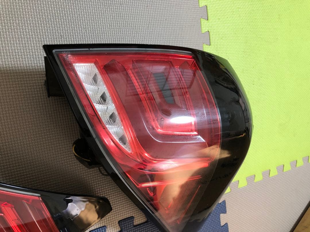 20アルファードクリスタルアイインナーレッド