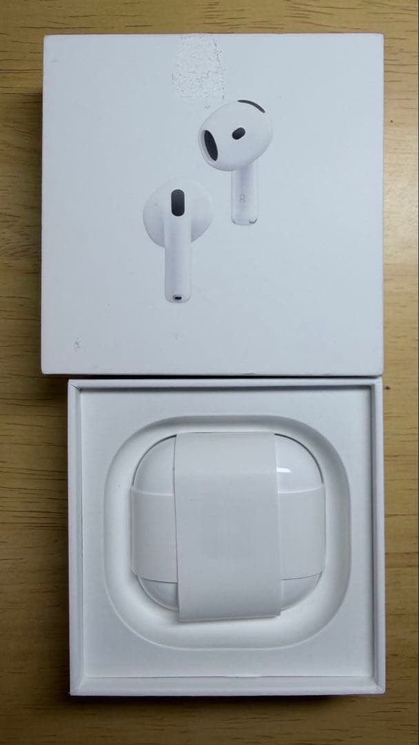 AirPods 4 アクティブノイズキャンセリング搭載 箱付き おまけケース