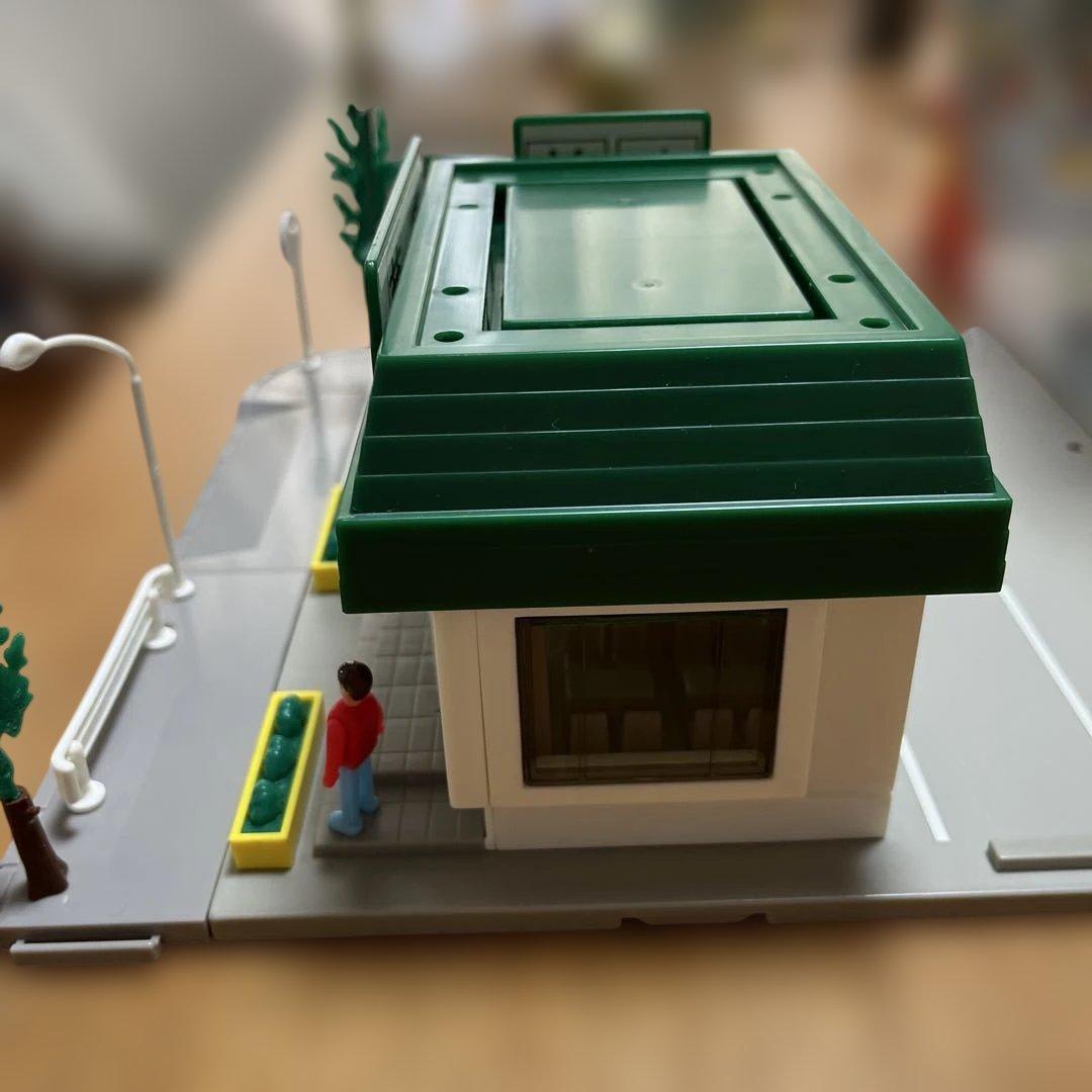 に*)様 トミカタウンすかいらーく