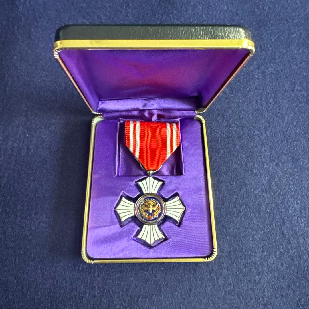 日本赤十字社　金色有功章　2点　他2点