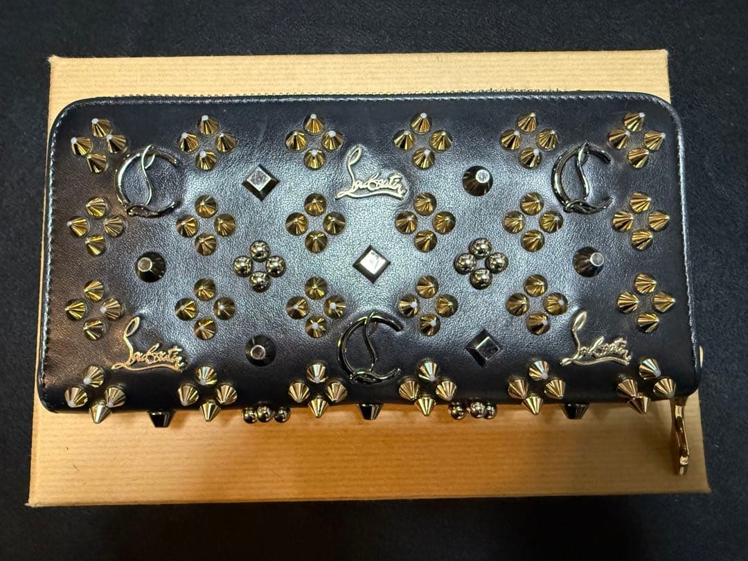 クリスチャンルブタン 長財布 パネトーネ ラウンド レザー ブラック