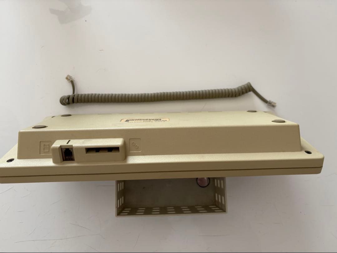 初代Mac128／512K 用キーボード。ケーブル付。モデルM0110