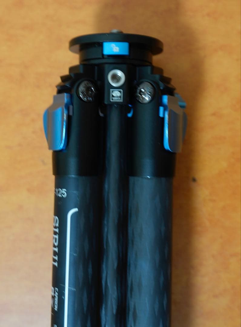SIRUI ST-125 カーボン三脚