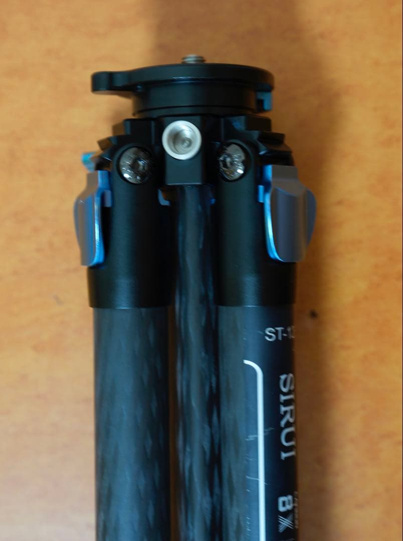 SIRUI ST-125 カーボン三脚
