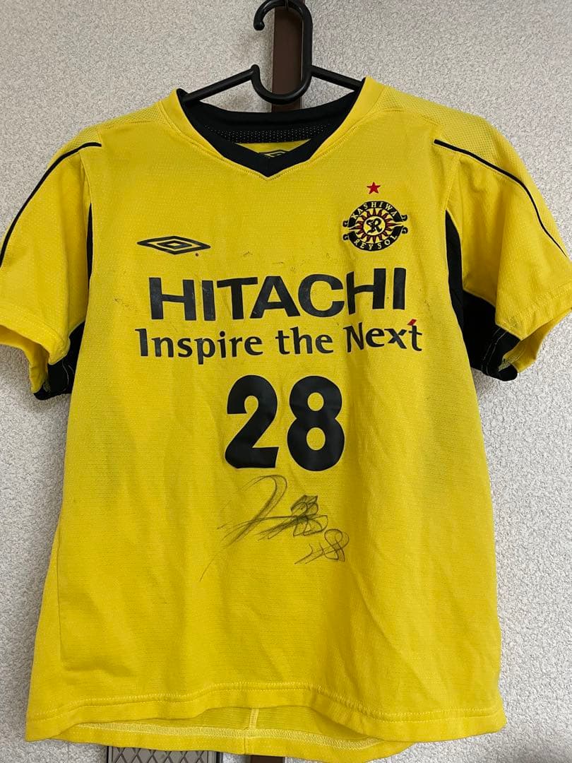 柏レイソル　Umbro サッカーシャツ イエロー 28 サイン入り　玉田圭司選手