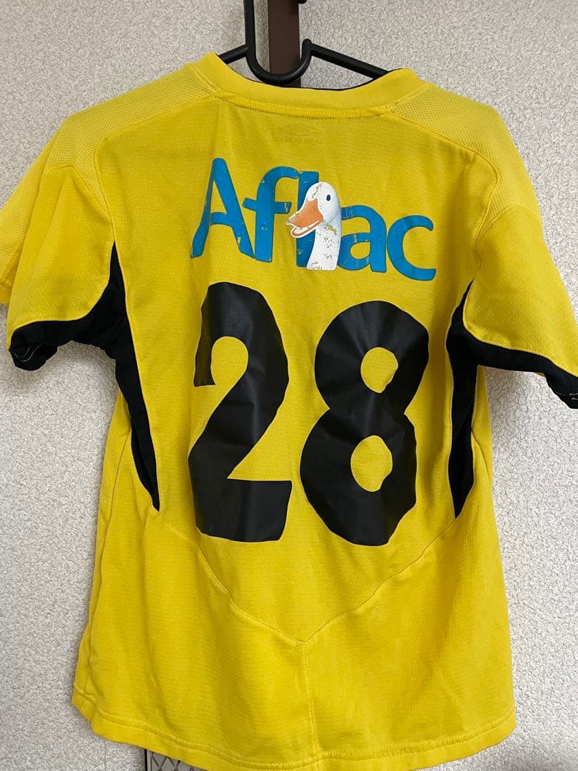 柏レイソル　Umbro サッカーシャツ イエロー 28 サイン入り　玉田圭司選手