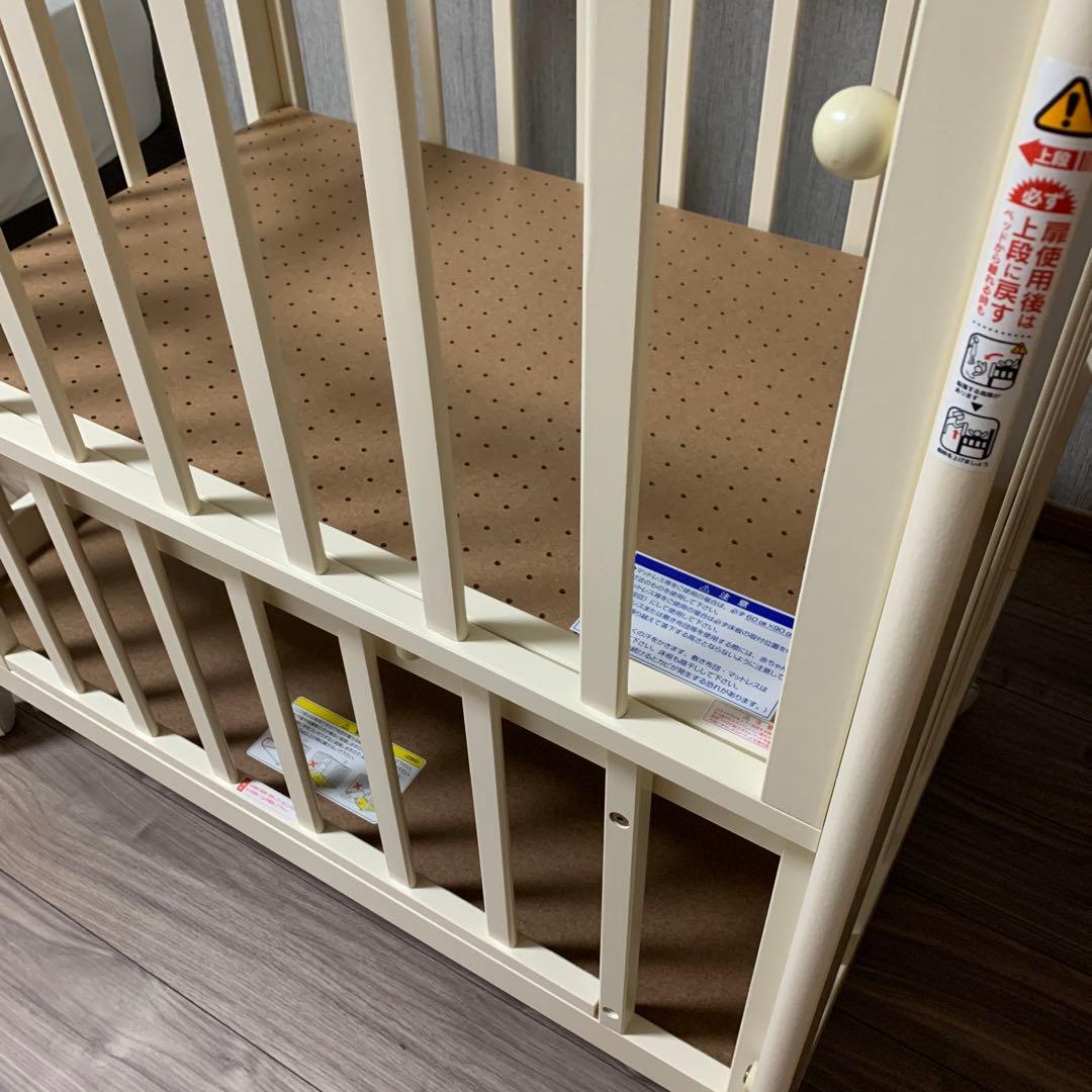 カトージ　ベビーベッド　ハイタイプ　ホワイト