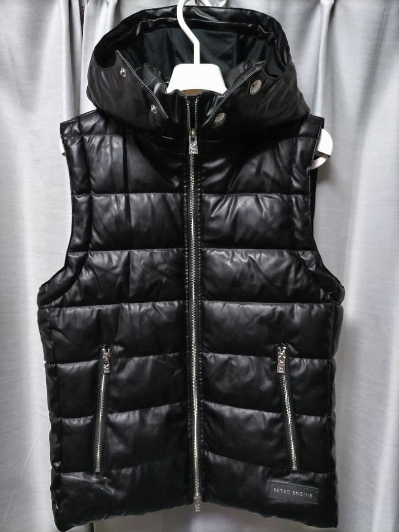 アダムスジャグラー　レトロエンジン　エコ レザー　中綿　ベスト　黒