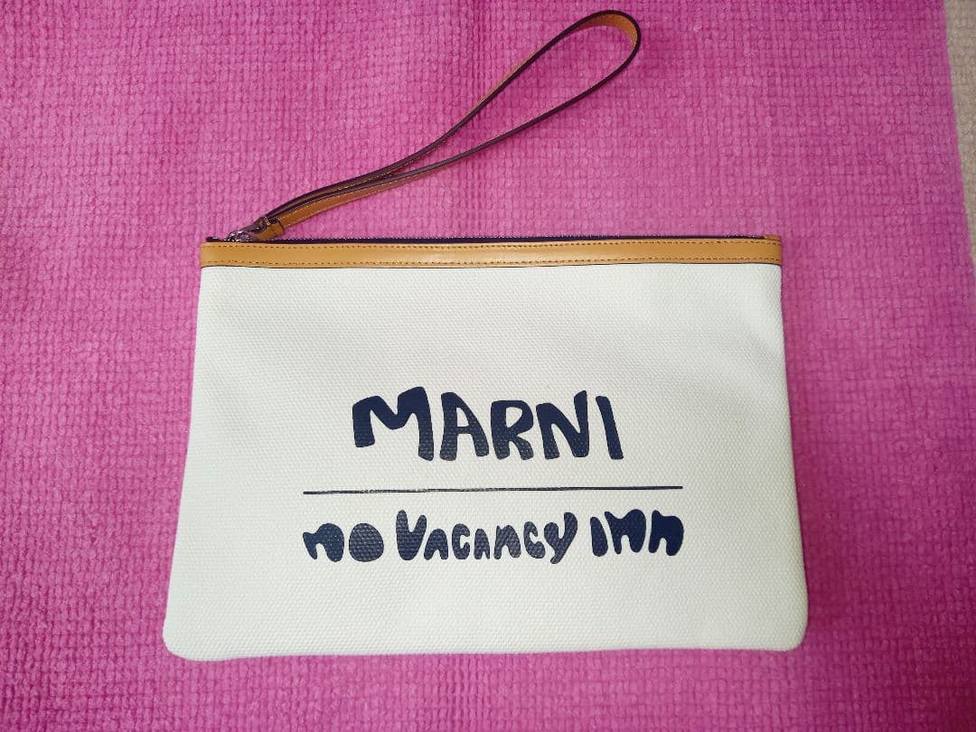12/16迄sale開催☆MARNI ロゴ入り クラッチバッグ
