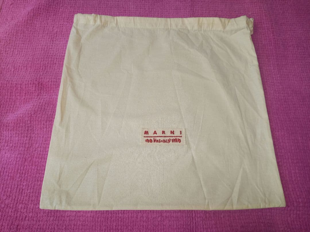 12/16迄sale開催☆MARNI ロゴ入り クラッチバッグ