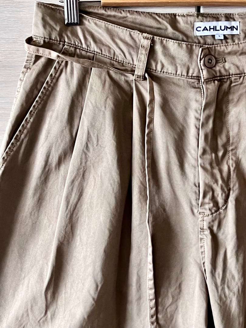 CAHLUMN カウラム 2 Tuck Chino Shorts
