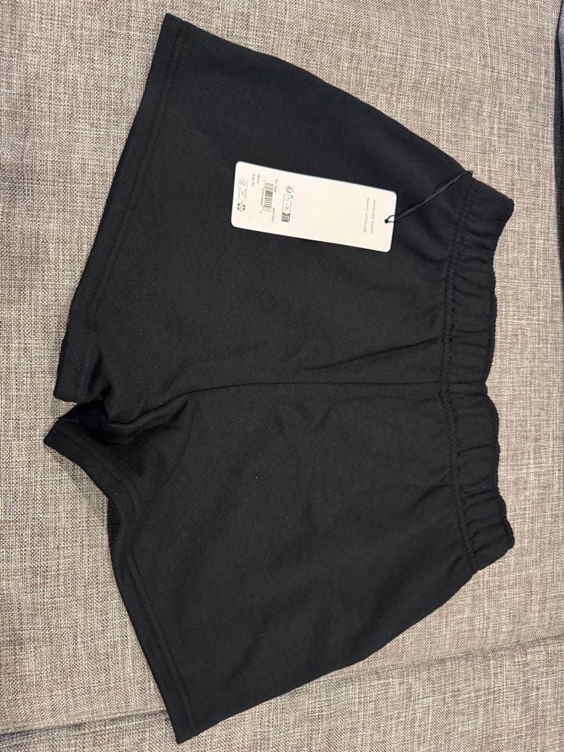 Alo Yoga ブラックショートパンツ XSサイズ