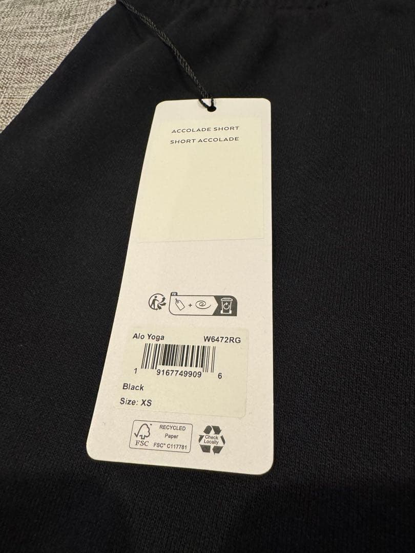 Alo Yoga ブラックショートパンツ XSサイズ