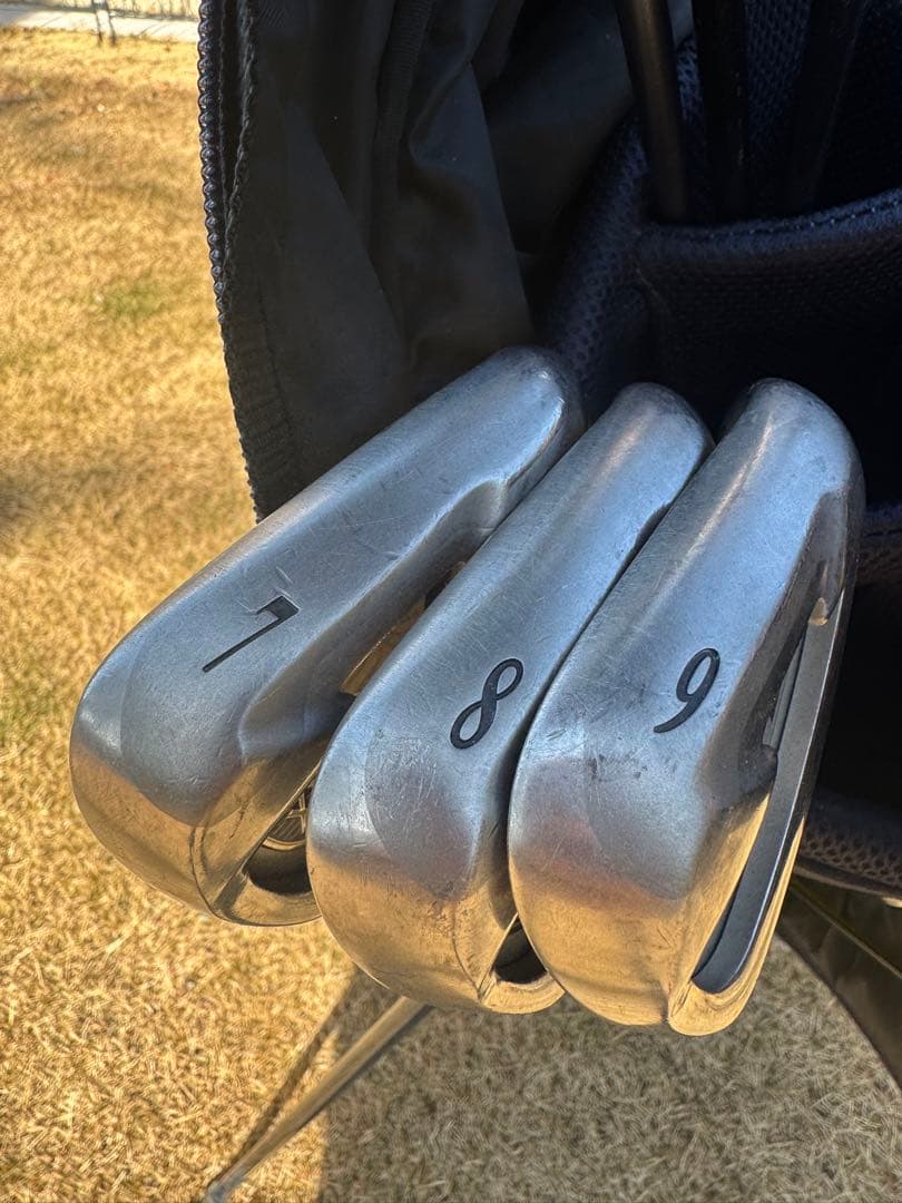 ゼクシオゴルフセット一式とパーリーゲイツバック