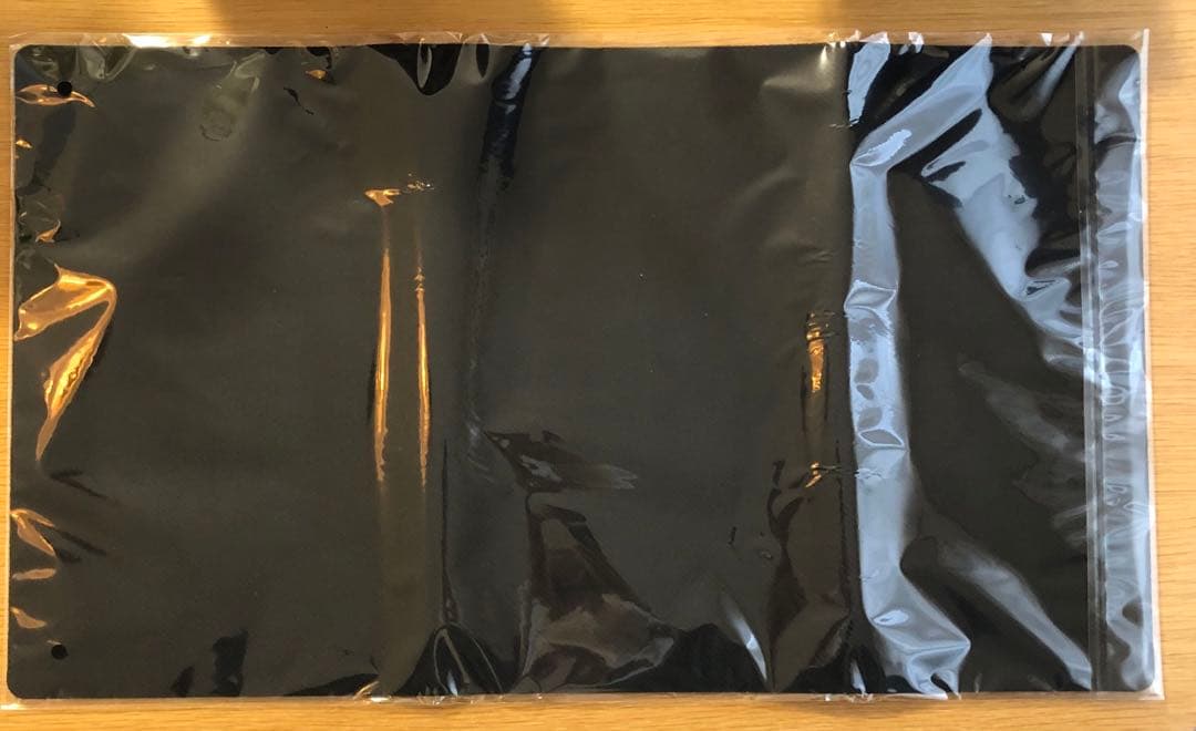 ワンピースカードゲーム　オフィシャルプレイマット　ネフェルタリ・ビビ　ヒロインズ