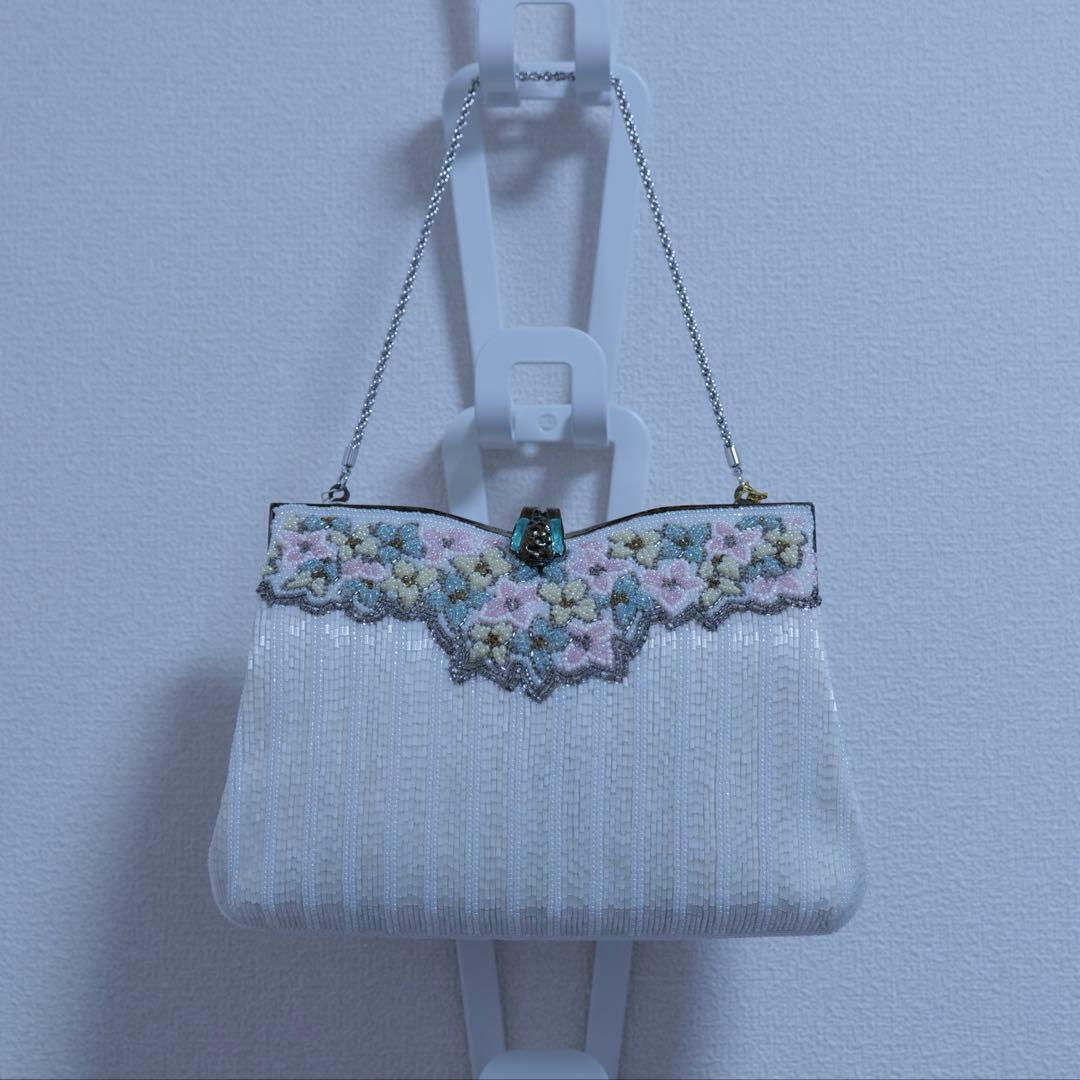 【未使用】ホワイト/パーティーバッグ/ビーズ装飾/フラワーモチーフ/結婚式