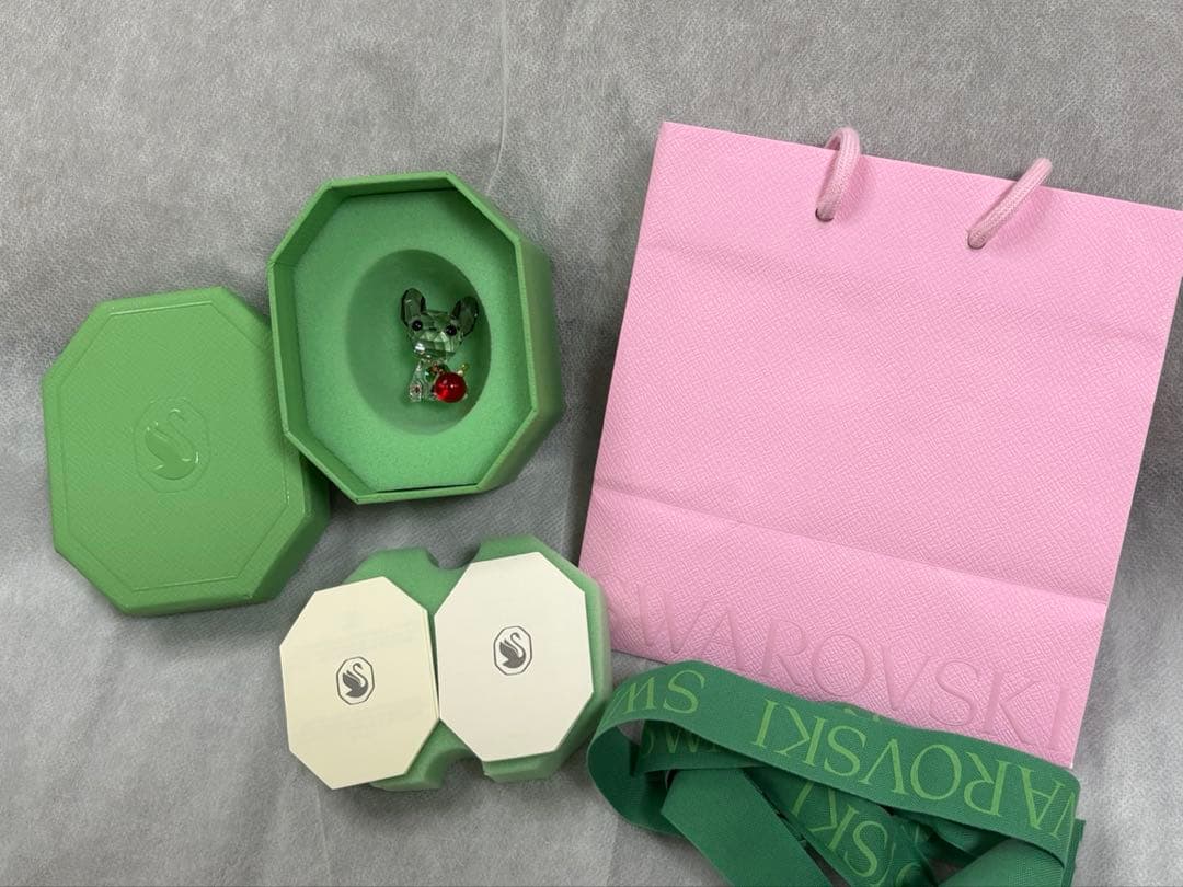 スワロフスキー　クリスタル　限定　オーナメント　箱付き　新品　犬　ブルドッグ