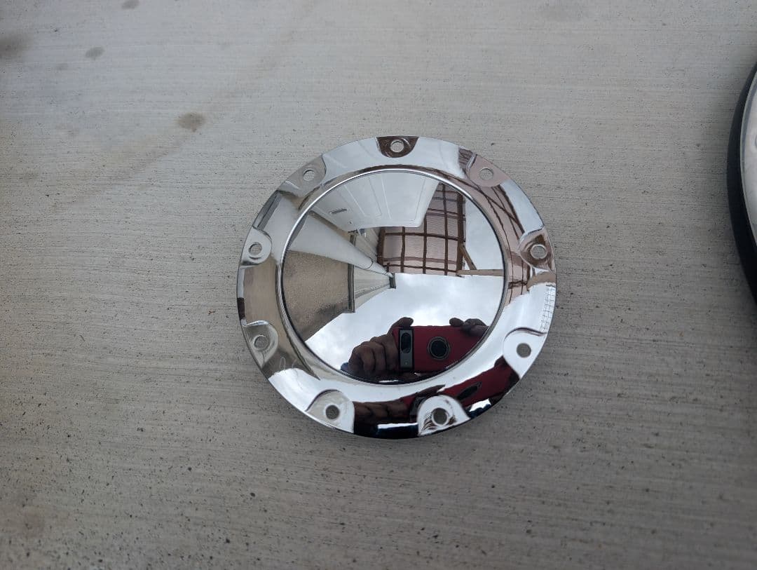 ビレットスペシャリティーズフレイムデザイン ステアリングホイール 。社外ホーン付