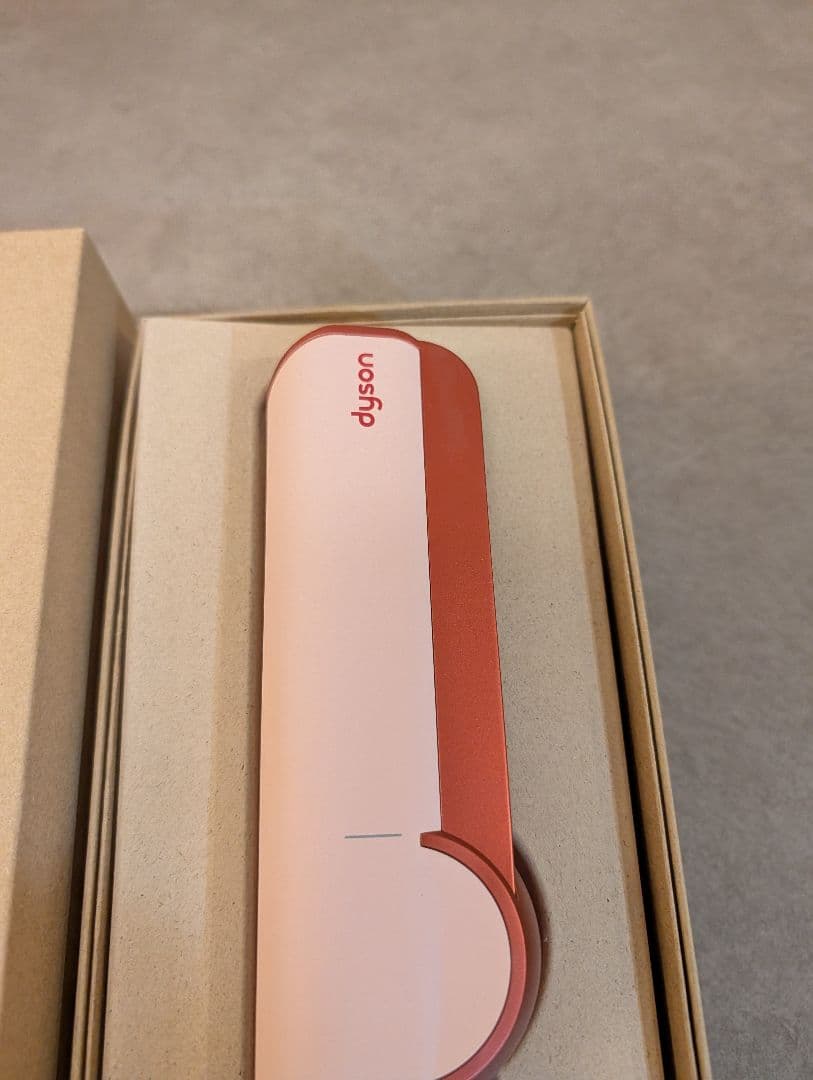 Dyson へアストレイトナー HT01