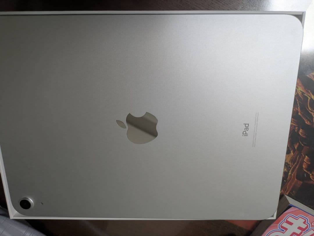 ほぼ新品！iPad 10世代 64GB（アイパッド、アイパット、ipadシルバー