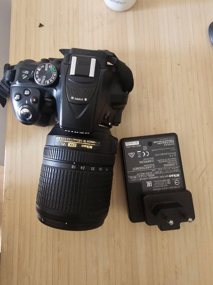 Nikon D5300 18-140mm レンズキット【訳あり・動作確認済み】