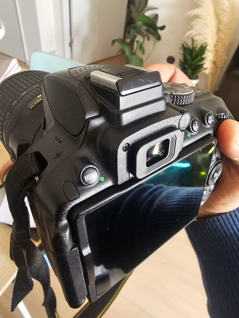 Nikon D5300 18-140mm レンズキット【訳あり・動作確認済み】