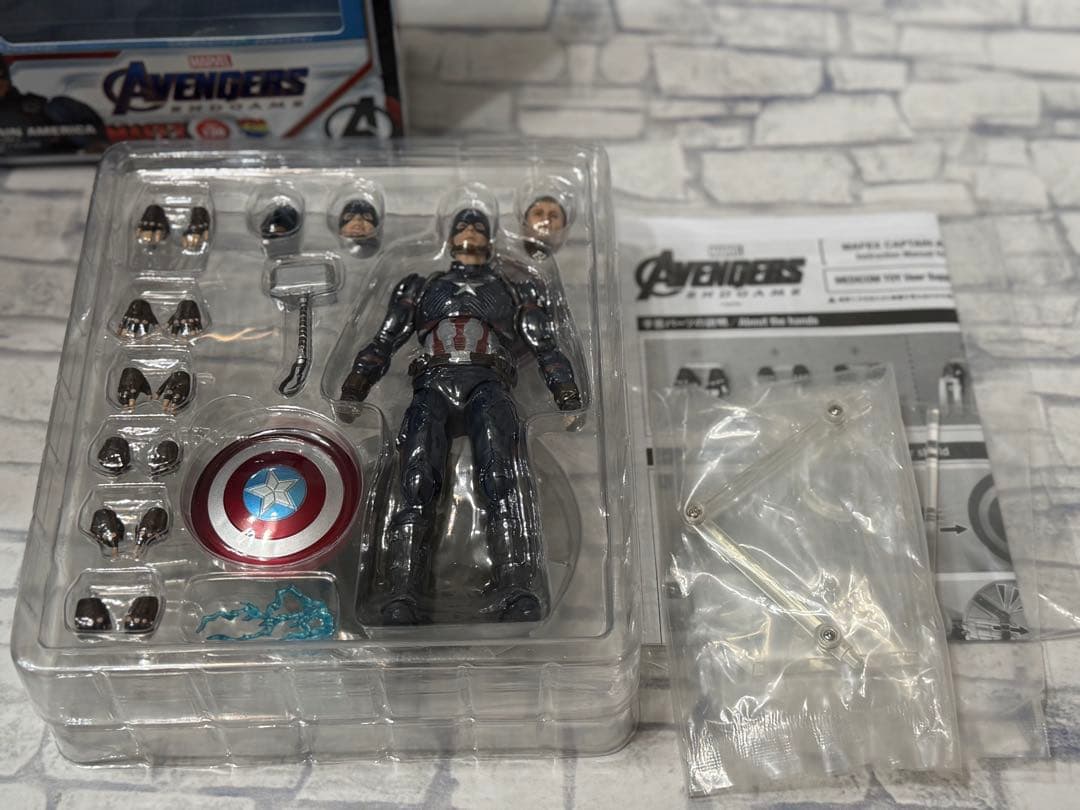 ヒ*ー様 MAFEX キャプテンアメリカ アベンジャーズ エンドゲーム