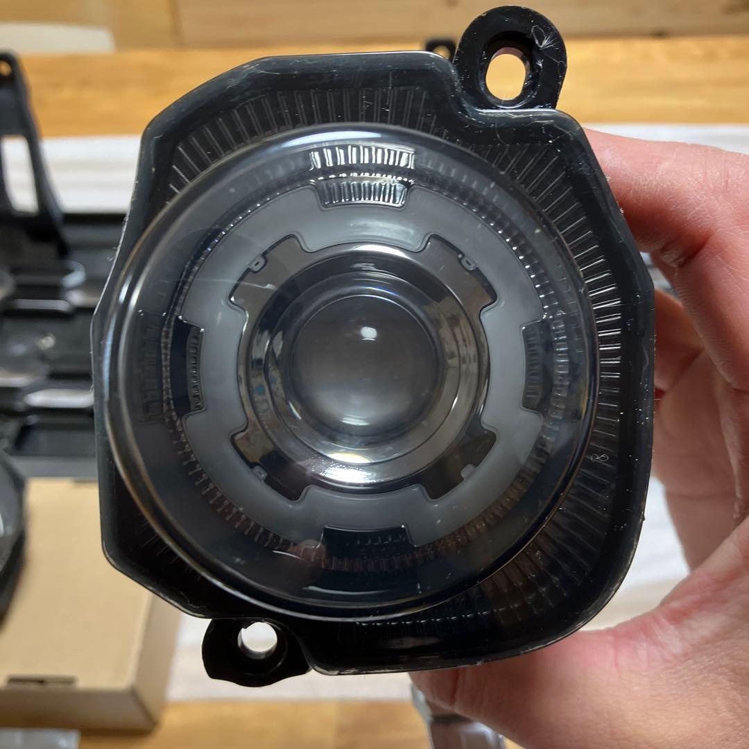 新品SUZUKI ジムニー　純正オプショングリル & LEDフォグランプセット