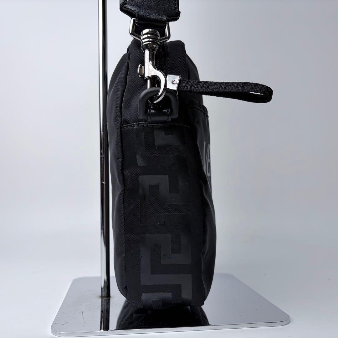 Konaヴェルサーチ　VERSACE　ショルダーバック　グレカ　ブラック