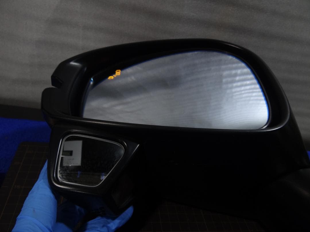 ホンダ　ヴェゼル　中古サイドミラー左