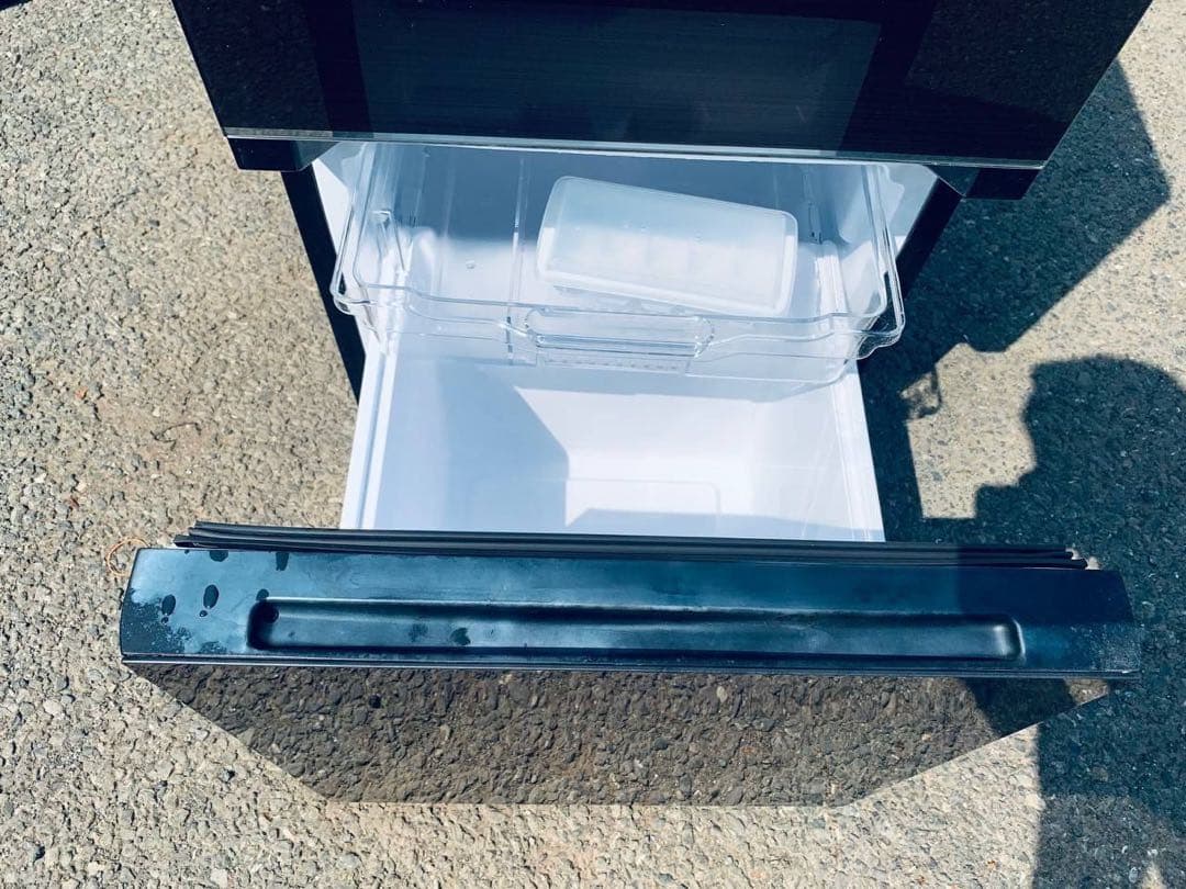 ♦Hisense ノンフロン冷凍冷蔵庫【2020年製】HR-G13B-BR