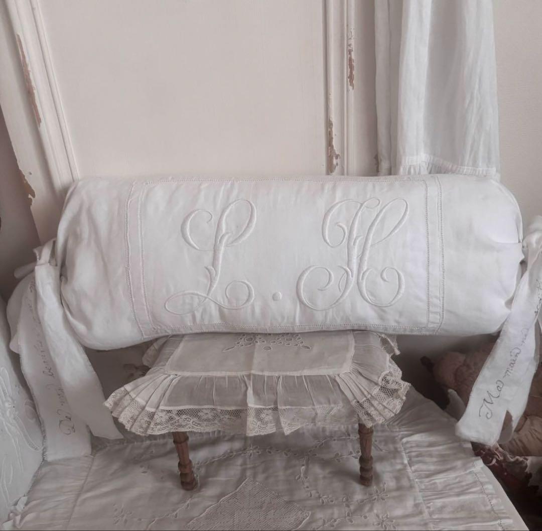 最終　モノグラム　キャンディクッション　リボン仏書体入　フランスアンティーク