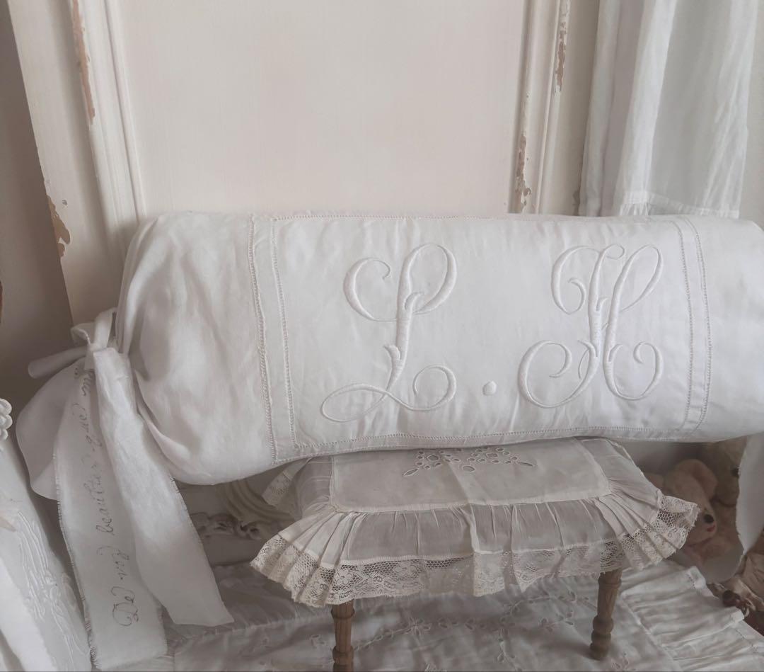 最終　モノグラム　キャンディクッション　リボン仏書体入　フランスアンティーク