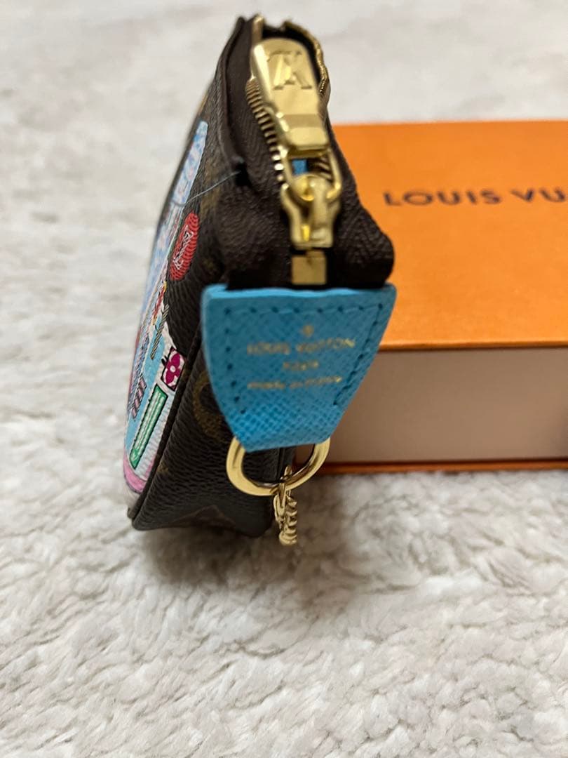 LOUIS VUITTON ケース 都市風景刺繍