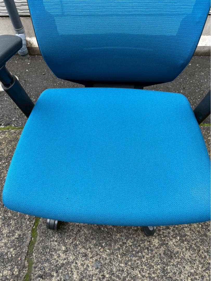 【美品】オカムラESCUDO(エスクード) 　オフィスチェア　事務イス